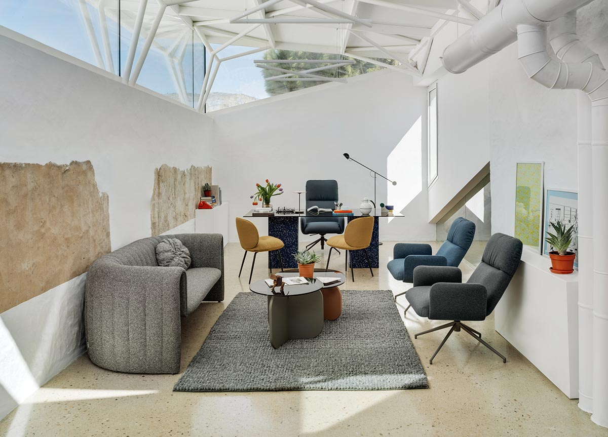 Elle Spider Lounge Chair-Contract Furniture Store for hospitality, leisure & commercial projects