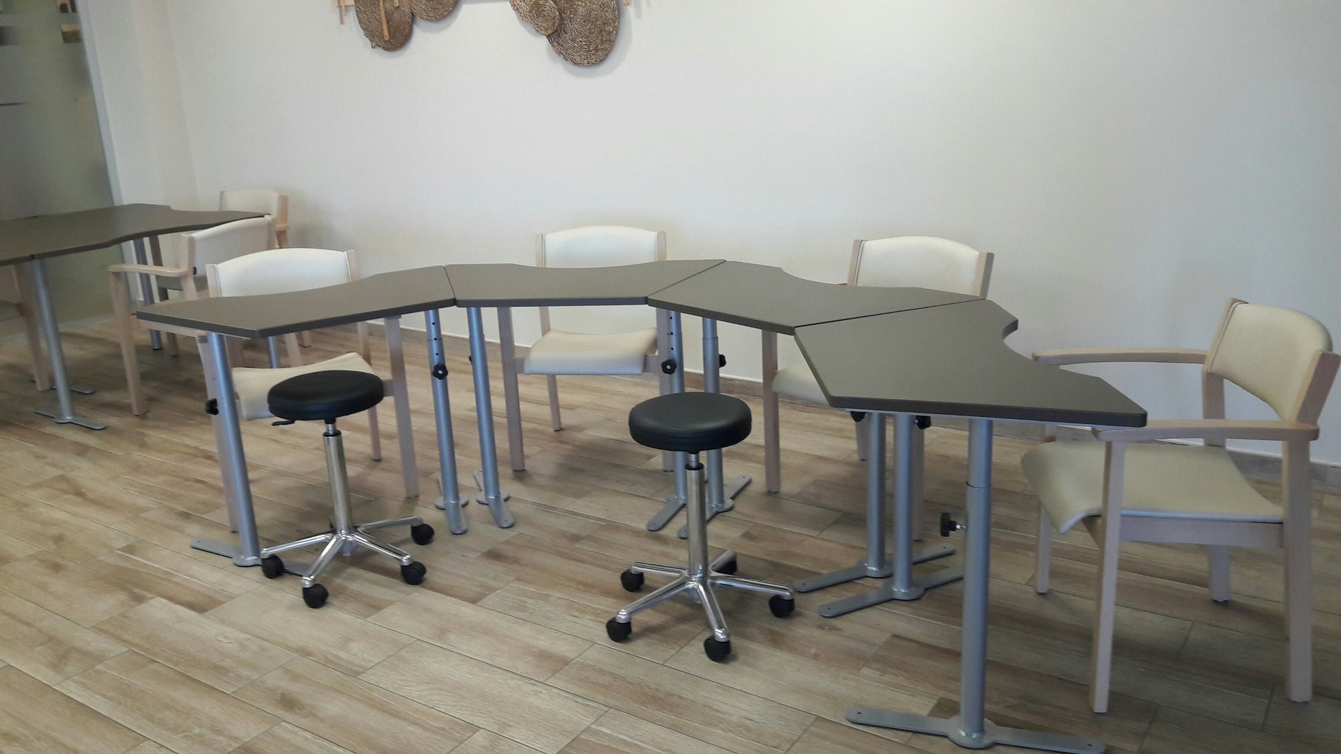 Ergotab Uno Trapezoidal Table-Contract Furniture Store for hospitality, leisure & commercial projects