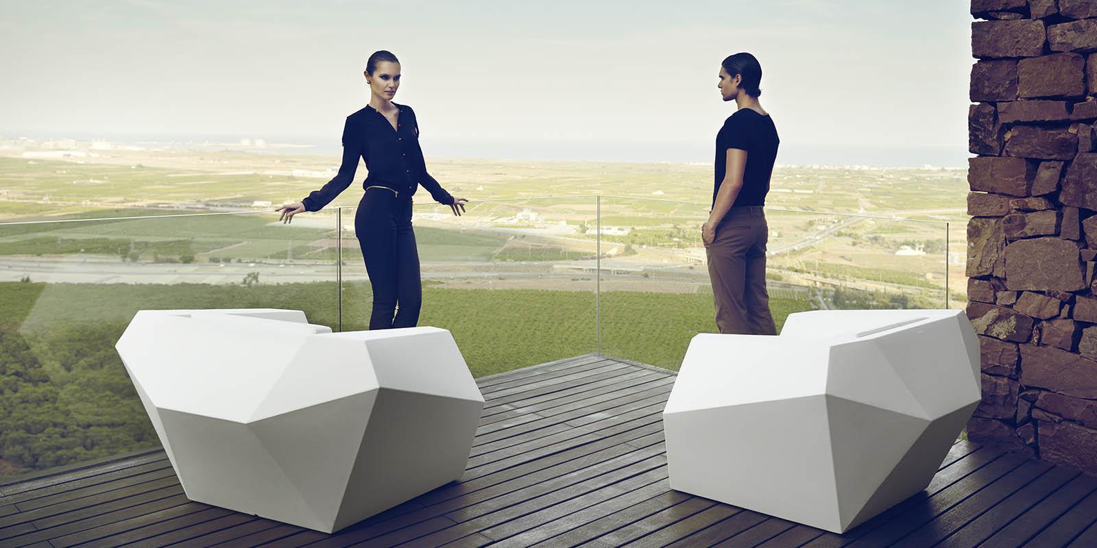 Faz Lounge Chair-Contract Furniture Store for hospitality, leisure & commercial projects