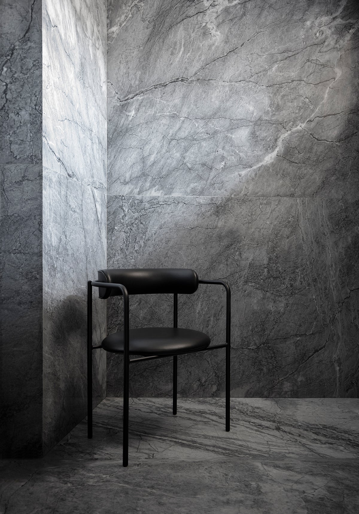 FF 4-Legs Armchair