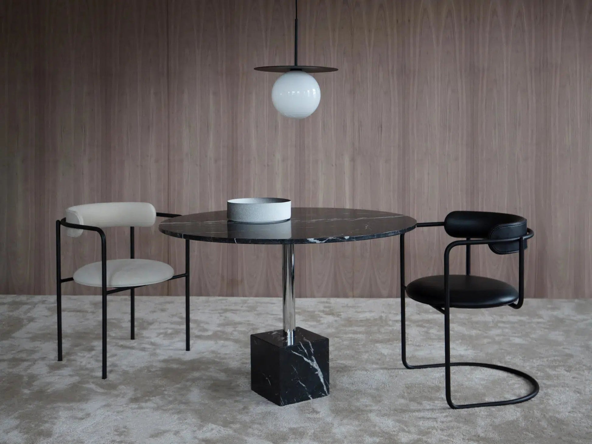 FF 4-Legs Armchair