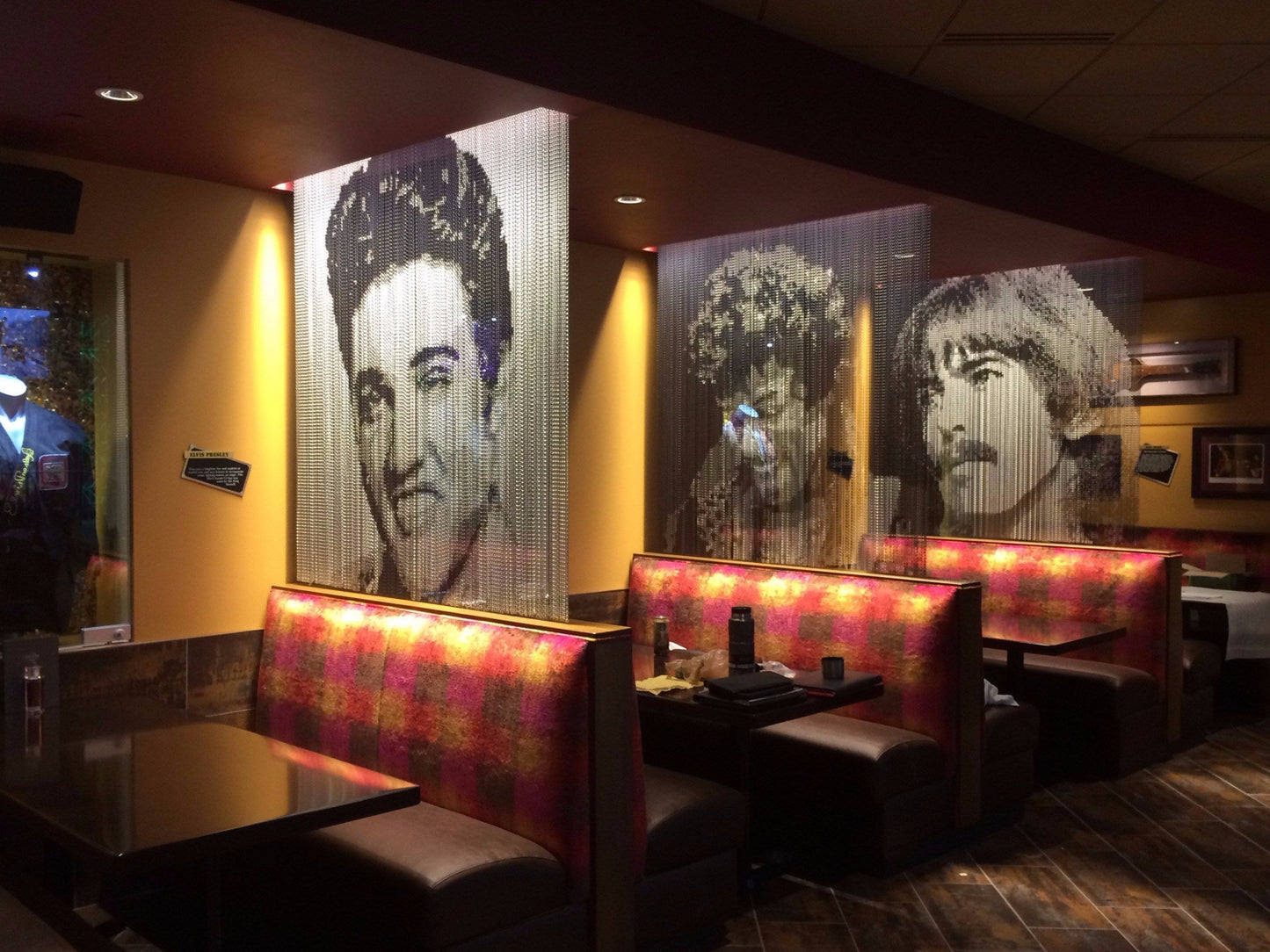 Fixed Seating Chain Divider-Contract Furniture Store for hospitality, leisure & commercial projects