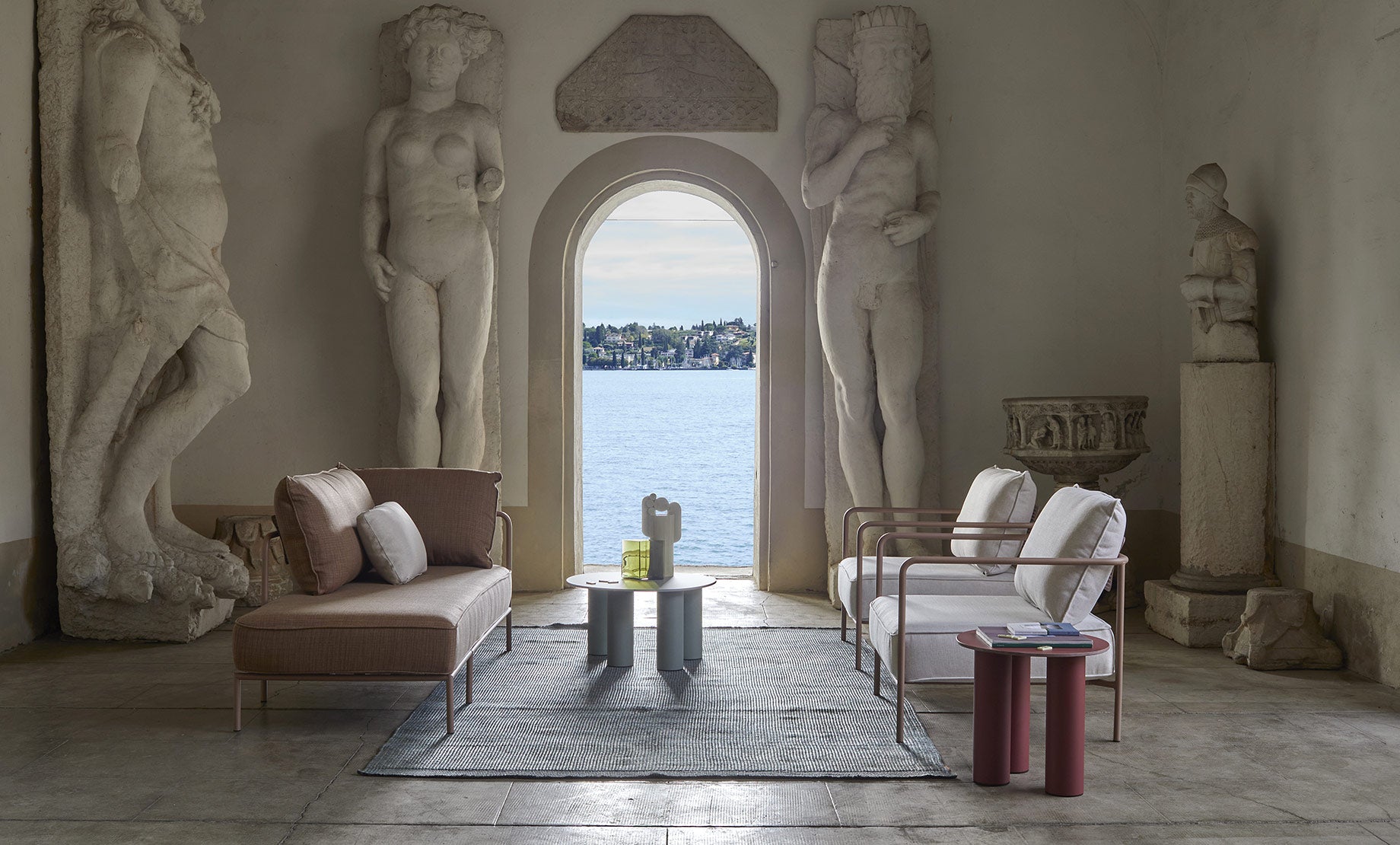 Flap 2903 Chaise Longue B-Contract Furniture Store for hospitality, leisure & commercial projects