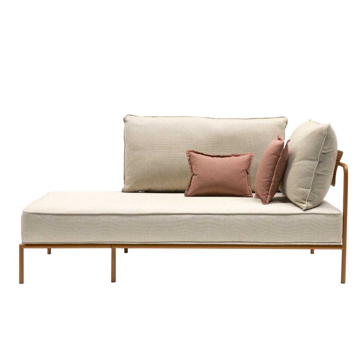 Flap 2903 Chaise Longue B-Contract Furniture Store for hospitality, leisure & commercial projects