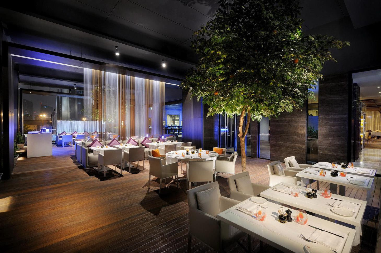 Flexible Seating Chain Divider-Contract Furniture Store for hospitality, leisure & commercial projects