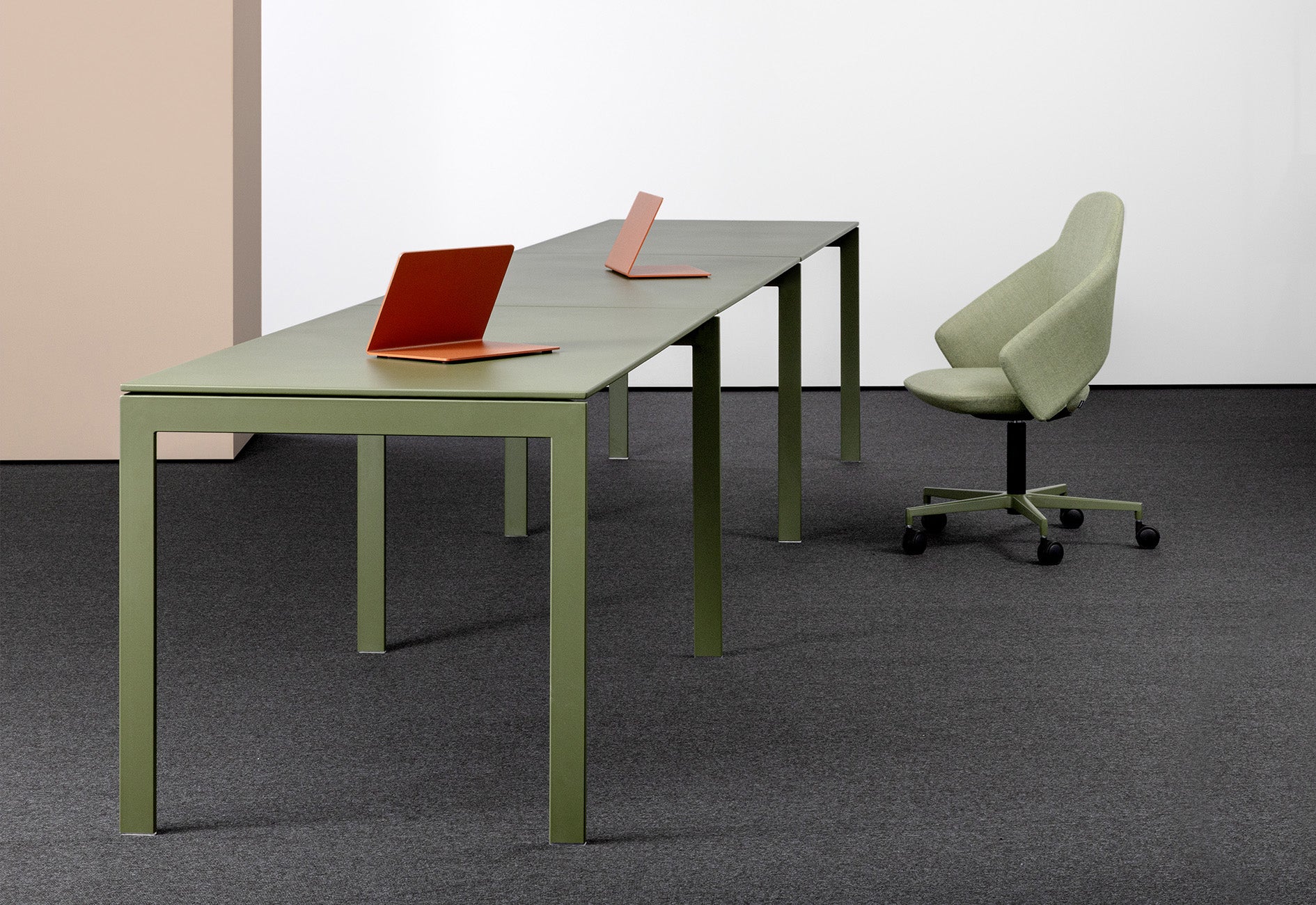Foil Workstation-Contract Furniture Store for hospitality, leisure & commercial projects