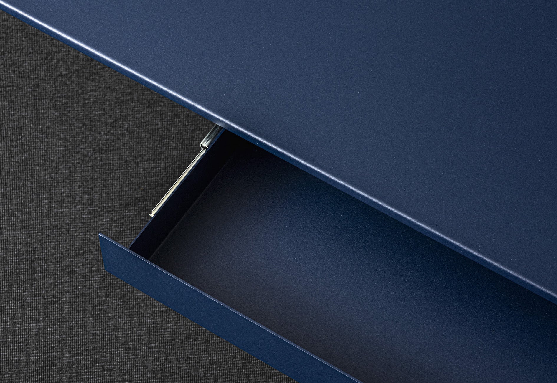 Foil Workstation-Contract Furniture Store for hospitality, leisure & commercial projects