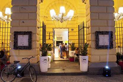 Frame Of Love-Contract Furniture Store for hospitality, leisure & commercial projects