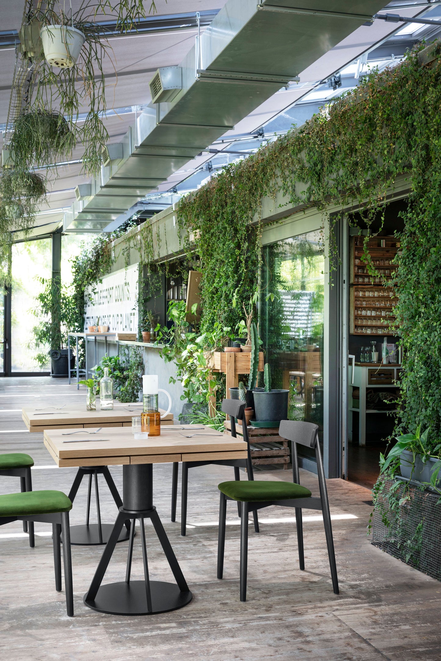 Geronimo Dining Table-Contract Furniture Store for hospitality, leisure & commercial projects