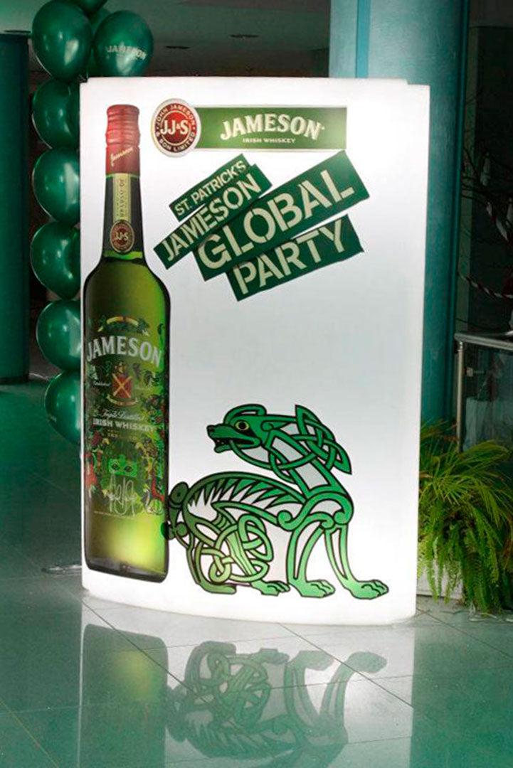 Giò Wind-Contract Furniture Store for hospitality, leisure & commercial projects