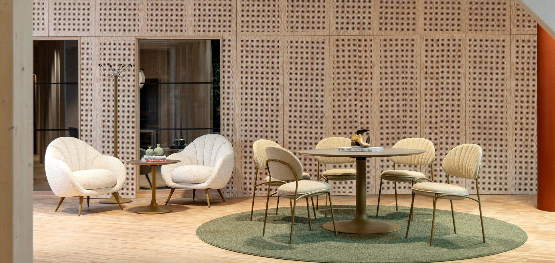 Gloria Lounge Chair