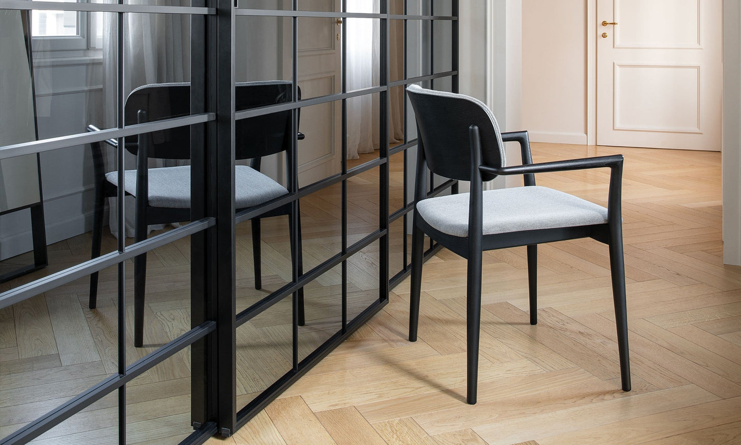 Grado 2542 PO Armchair-Contract Furniture Store for hospitality, leisure & commercial projects