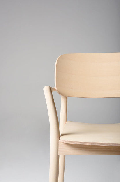 Grado 2542 PO Armchair-Contract Furniture Store for hospitality, leisure & commercial projects