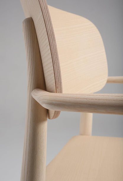 Grado 2542 PO Armchair-Contract Furniture Store for hospitality, leisure & commercial projects