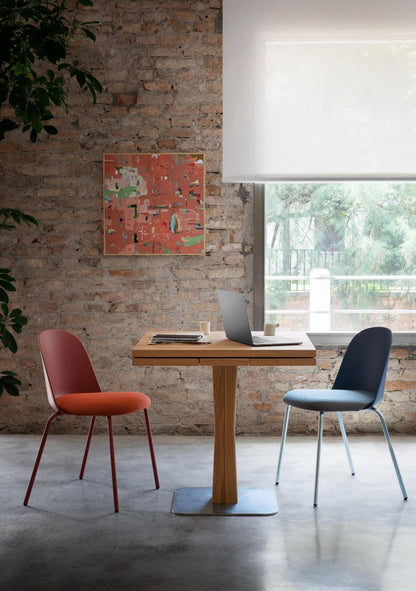 Gualtiero Dining Table-Contract Furniture Store for hospitality, leisure & commercial projects