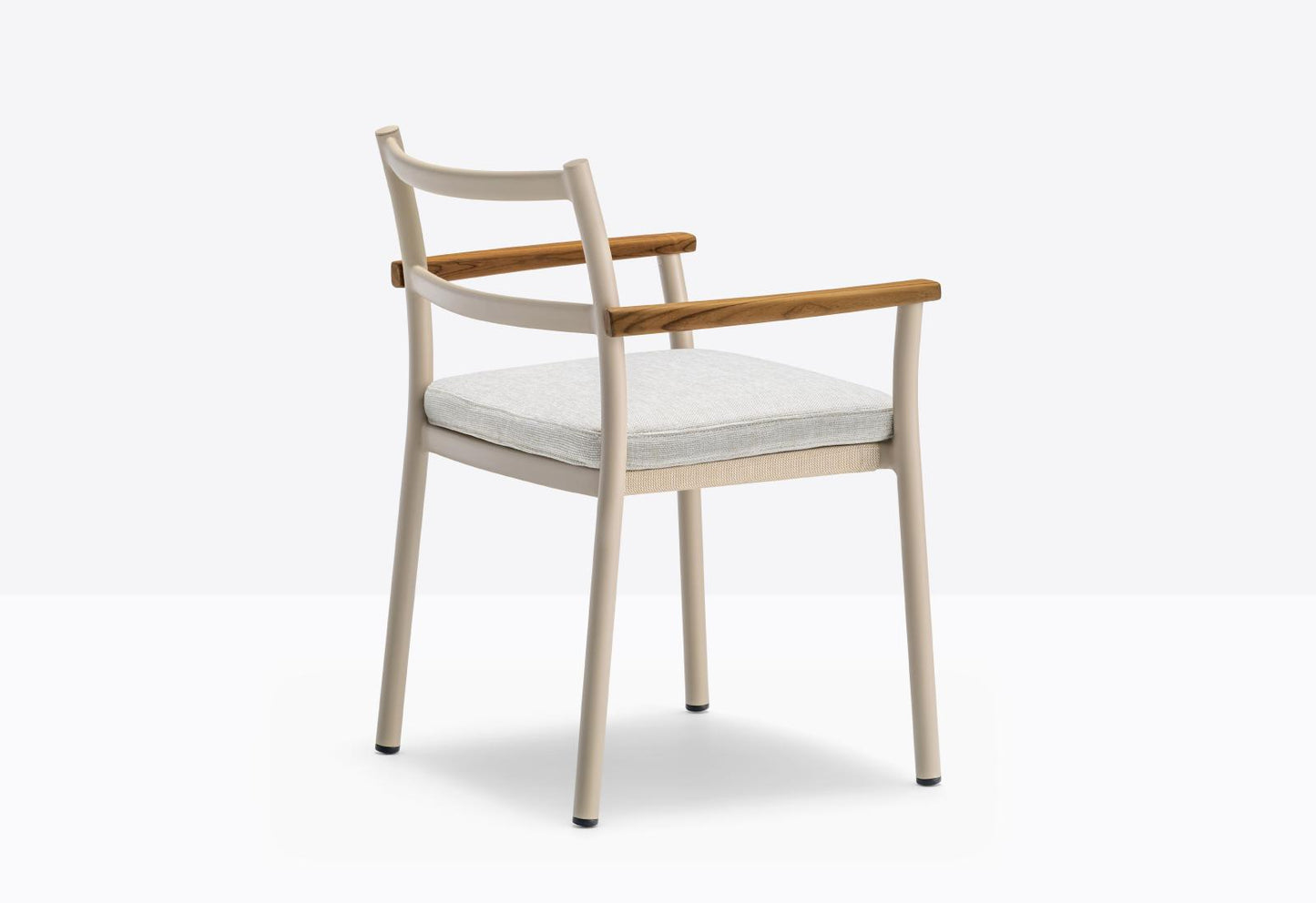 Guinea 3694 Armchair-Contract Furniture Store for hospitality, leisure & commercial projects