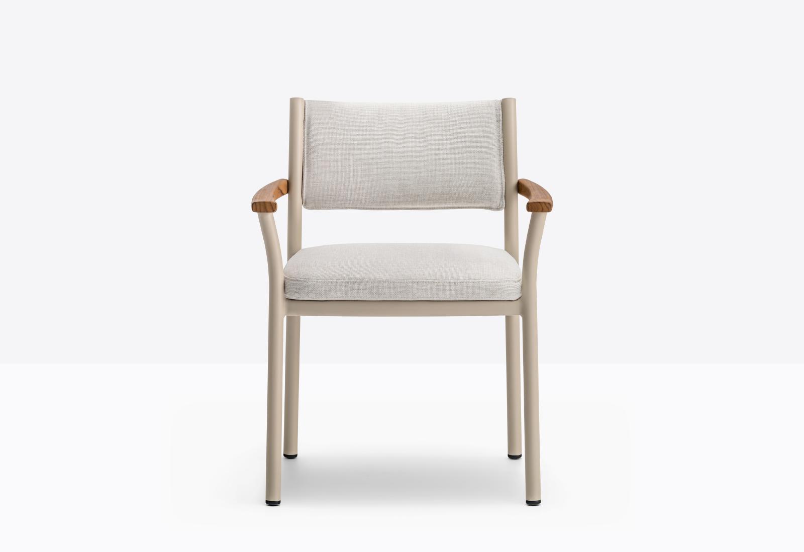 Guinea 3694 Armchair-Contract Furniture Store for hospitality, leisure & commercial projects