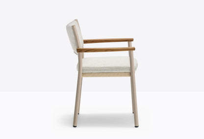 Guinea 3694 Armchair-Contract Furniture Store for hospitality, leisure & commercial projects