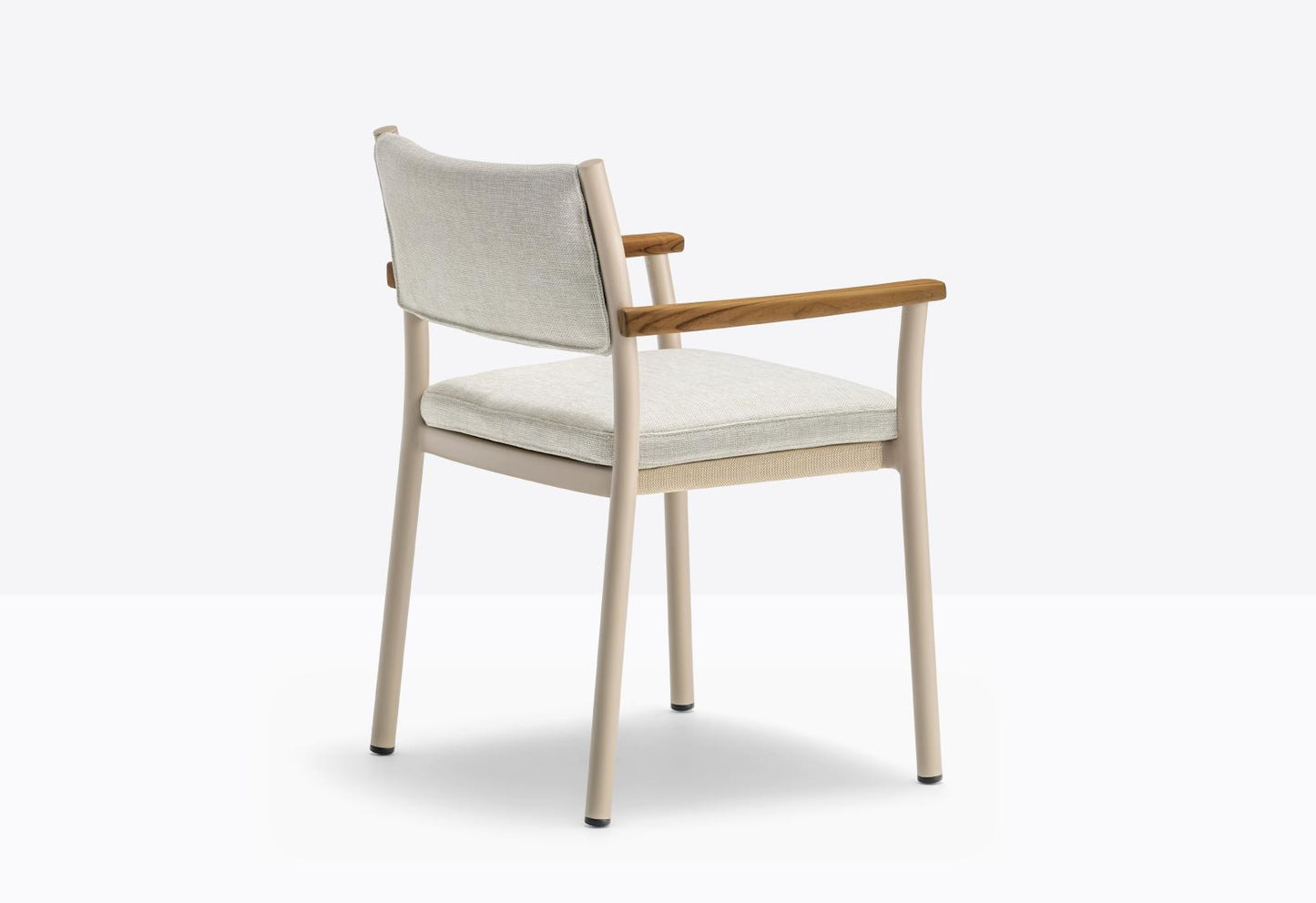 Guinea 3694 Armchair-Contract Furniture Store for hospitality, leisure & commercial projects