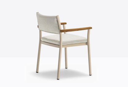 Guinea 3694 Armchair-Contract Furniture Store for hospitality, leisure & commercial projects