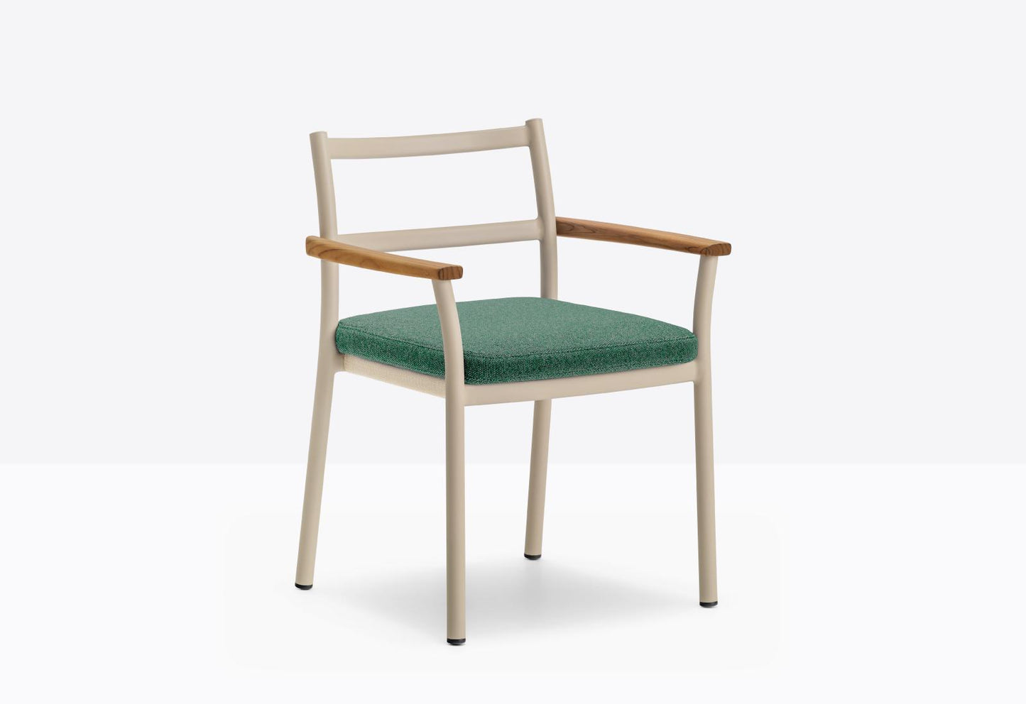 Guinea 3694 Armchair-Contract Furniture Store for hospitality, leisure & commercial projects