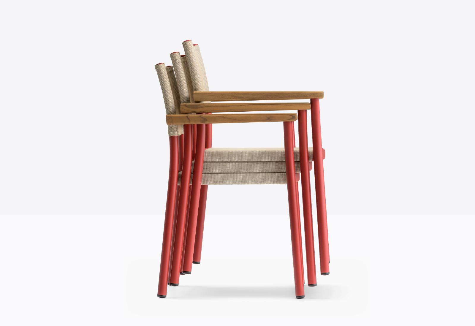 Guinea 3695 Armchair-Contract Furniture Store for hospitality, leisure & commercial projects