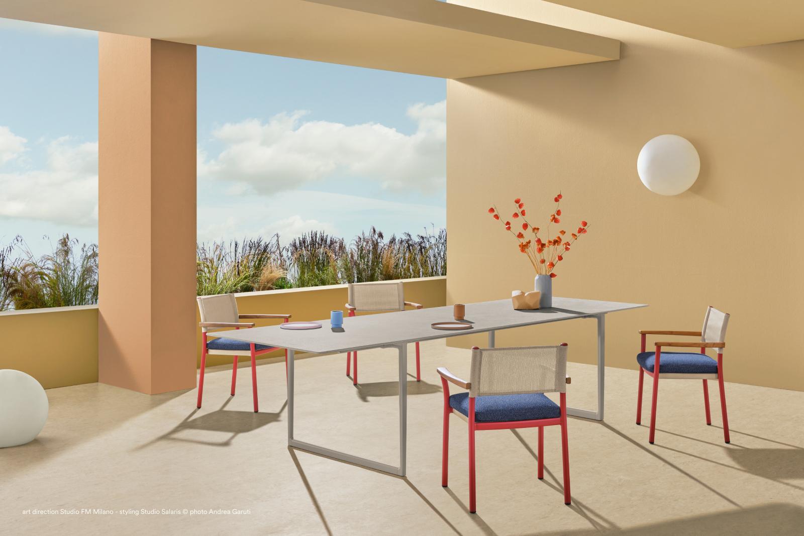 Guinea 3695 Armchair-Contract Furniture Store for hospitality, leisure & commercial projects