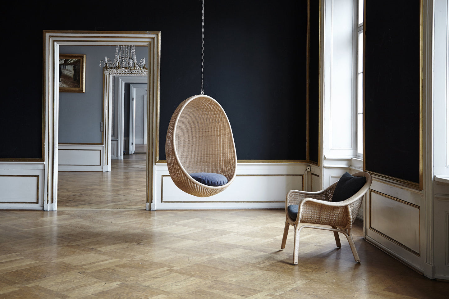 Hanging Egg Lounge Chair-Contract Furniture Store for hospitality, leisure & commercial projects