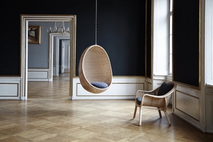 Hanging Egg Lounge Chair-Contract Furniture Store for hospitality, leisure & commercial projects