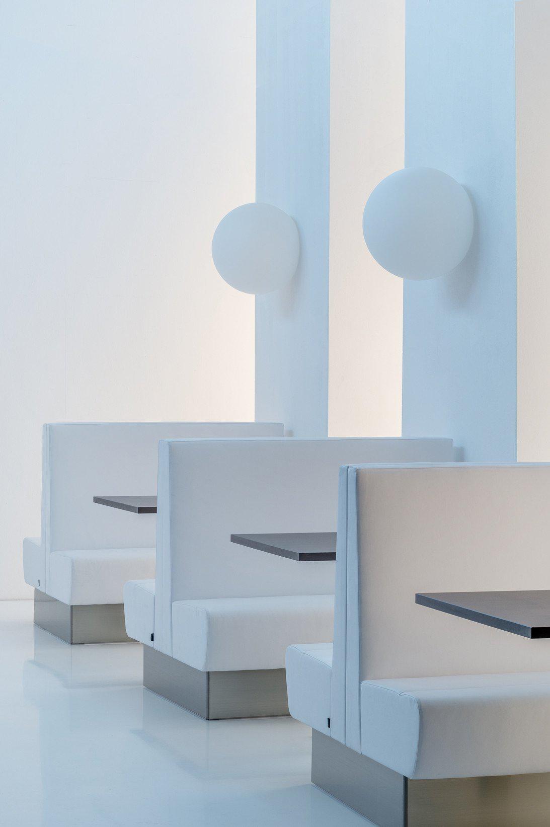 Happy Apple 330A Wall Lamp