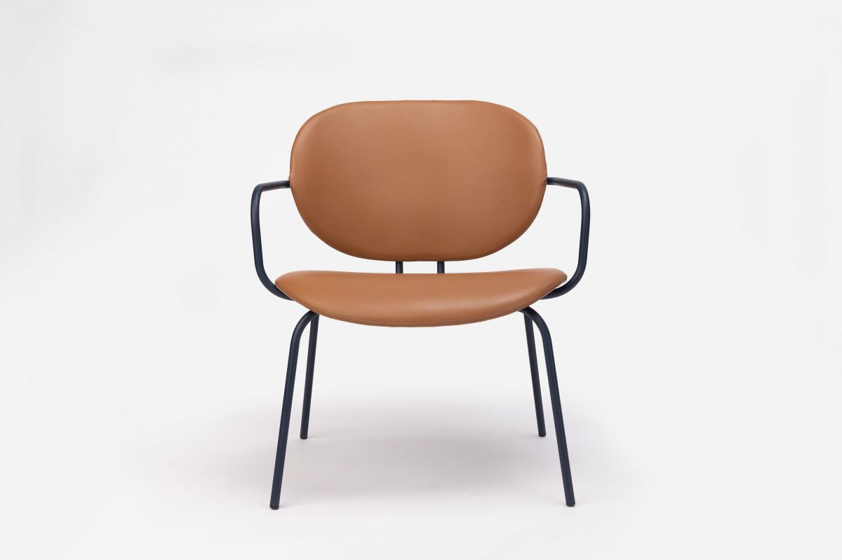 Hari Lounge Armchair-Contract Furniture Store for hospitality, leisure & commercial projects