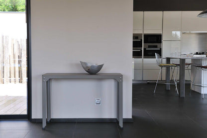 Hegoa Console Table