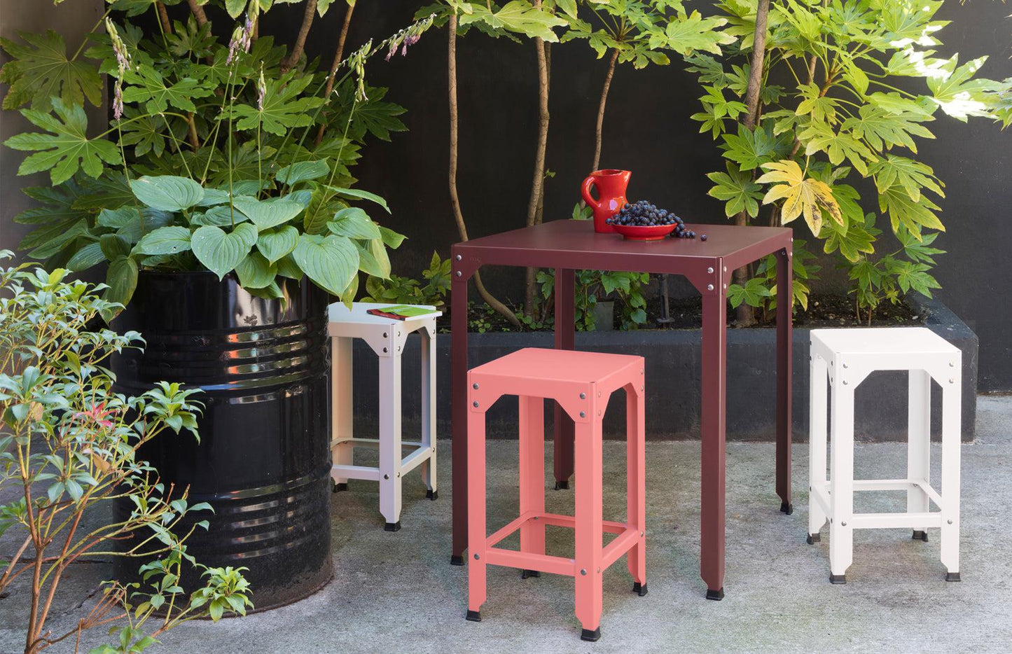 Hegoa Square Poseur Table
