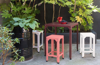 Hegoa Square Poseur Table