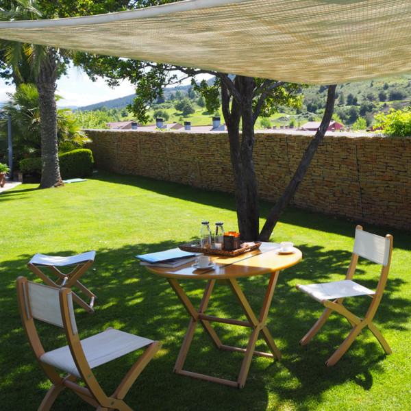 Helm Folding Chair-Contract Furniture Store for hospitality, leisure & commercial projects