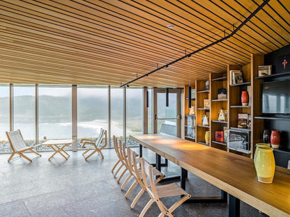 Helm Folding Chair-Contract Furniture Store for hospitality, leisure & commercial projects