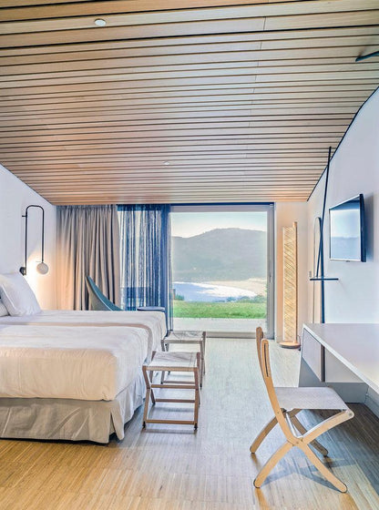 Helm Folding Chair-Contract Furniture Store for hospitality, leisure & commercial projects