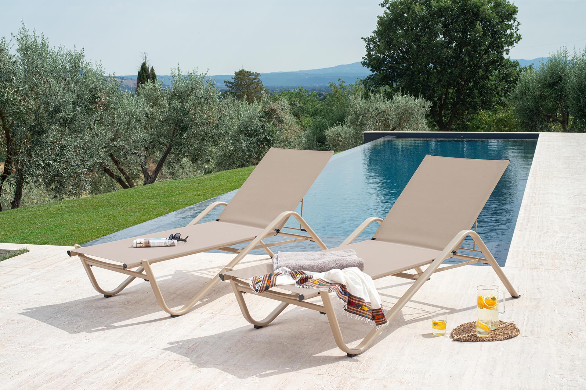 Holly 195 Lounger-Contract Furniture Store for hospitality, leisure & commercial projects