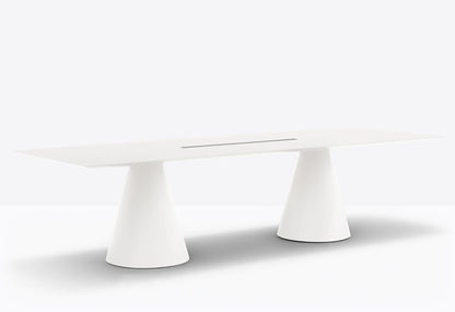 Ikon Dining Table ikt-Contract Furniture Store for hospitality, leisure & commercial projects