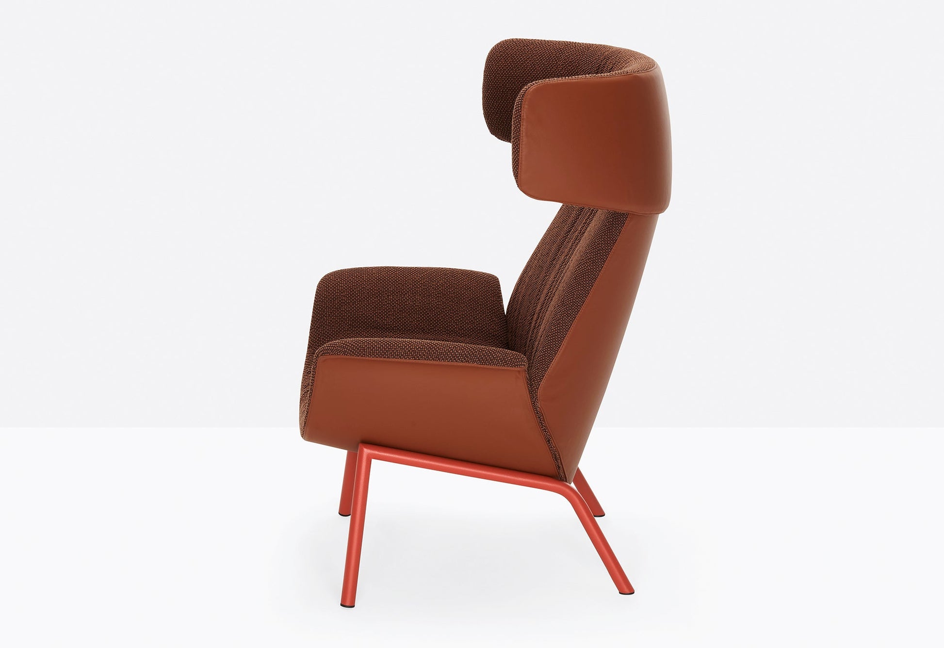 Ila 2022 Lounge Chair-Contract Furniture Store for hospitality, leisure & commercial projects