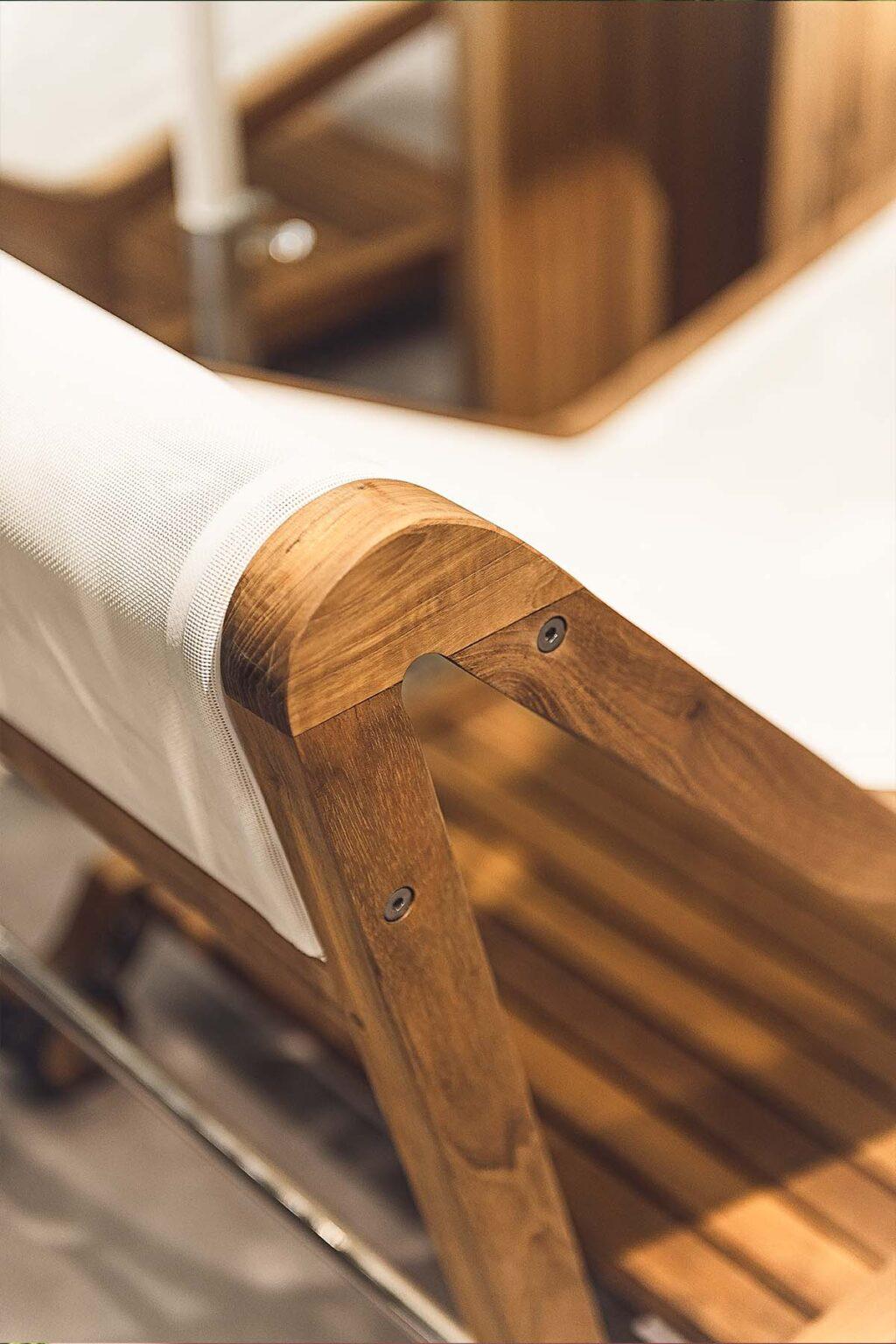 Infinity Chaise Longue-Contract Furniture Store for hospitality, leisure & commercial projects