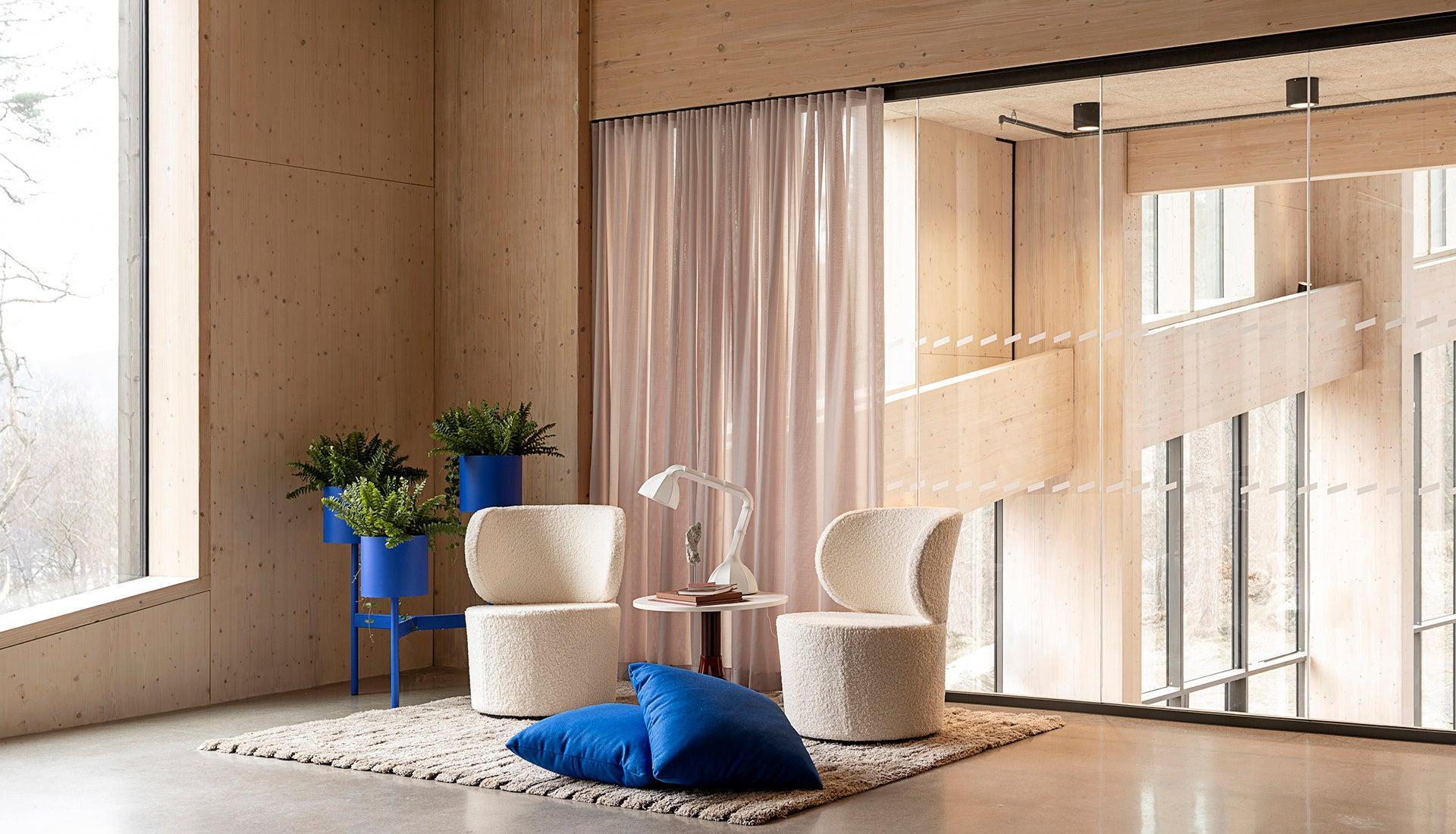 Iris Lounge Chair