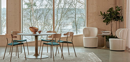 Iris Lounge Chair