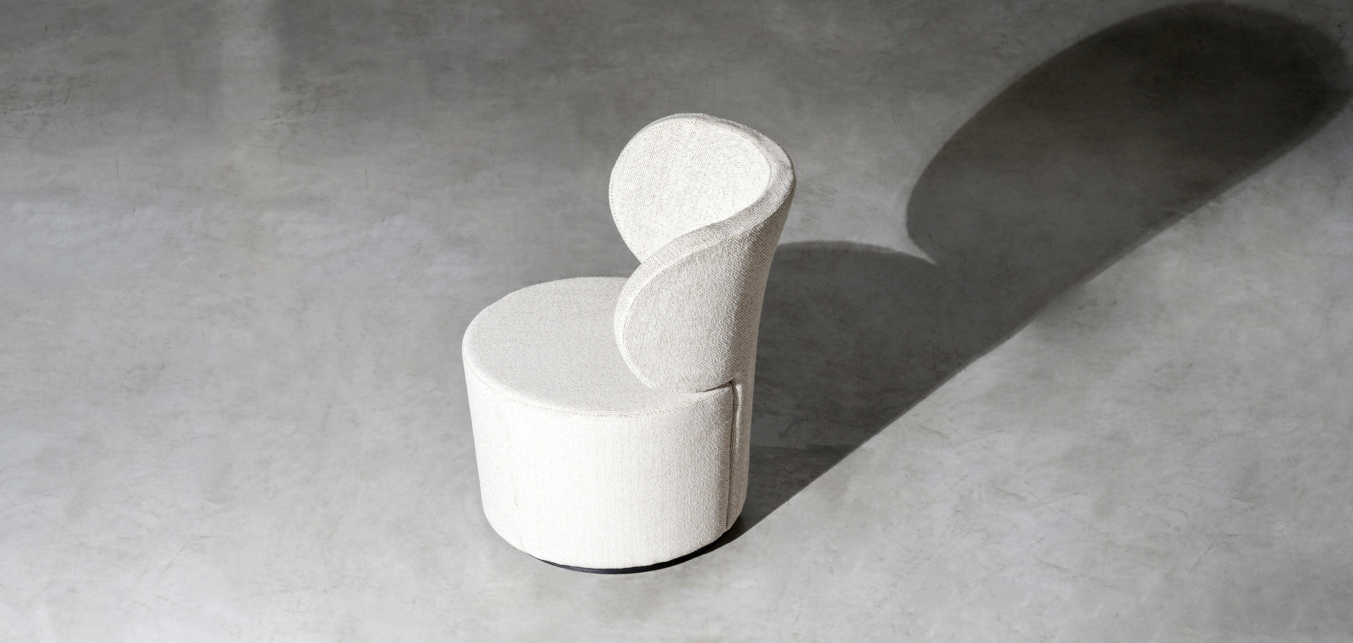 Iris Lounge Chair