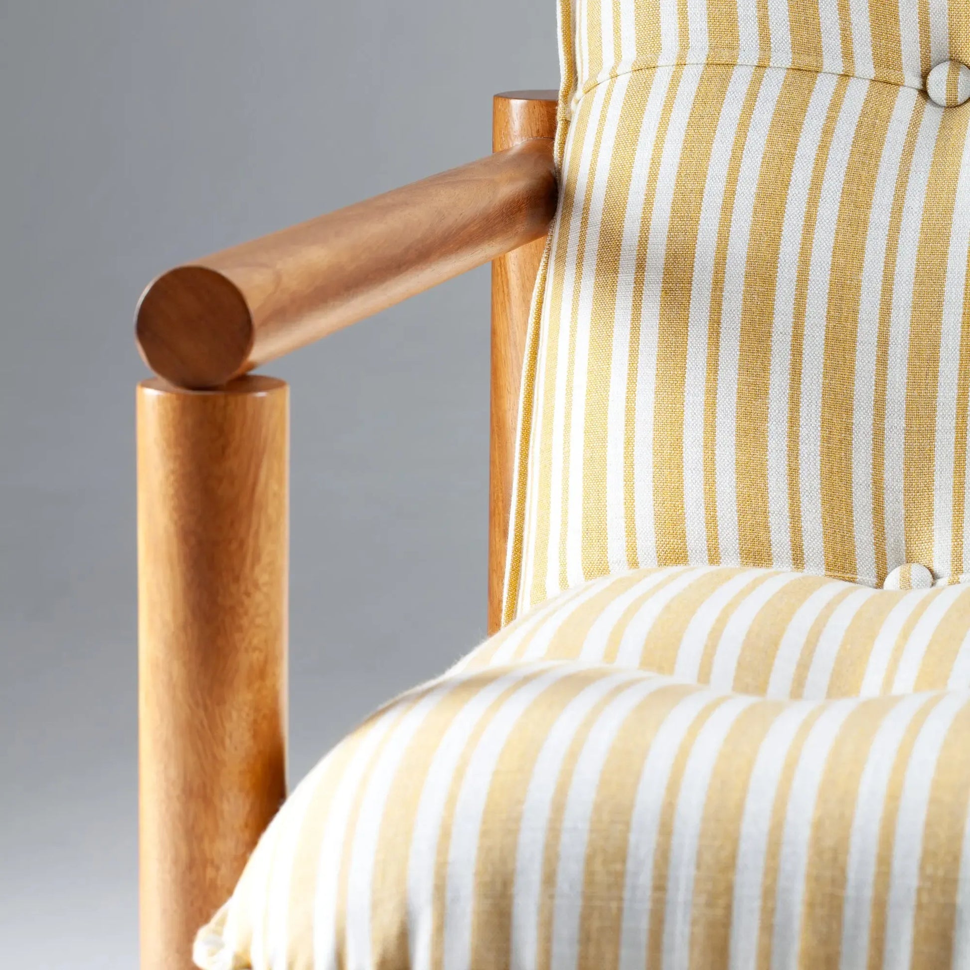 James Lounge Chair