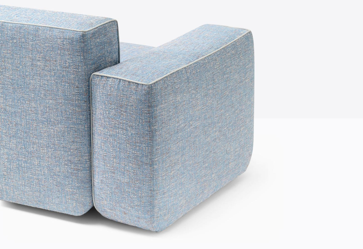 Jeff 004-005 Armrest-Contract Furniture Store for hospitality, leisure & commercial projects