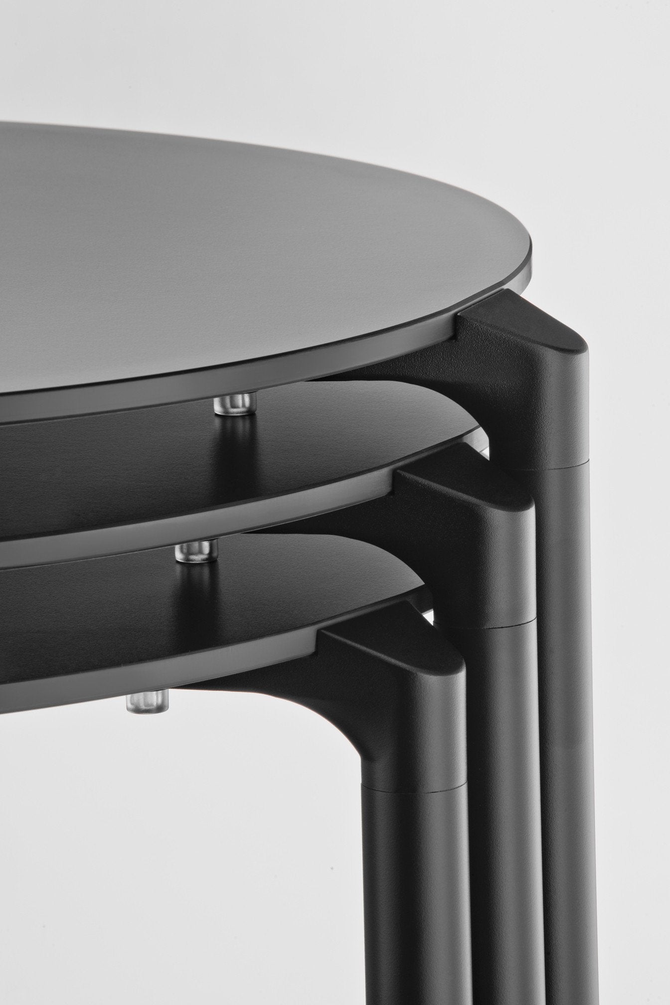 Jump 3 Leg Table