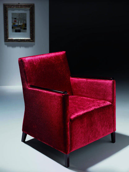 K805/W Lounge Chair