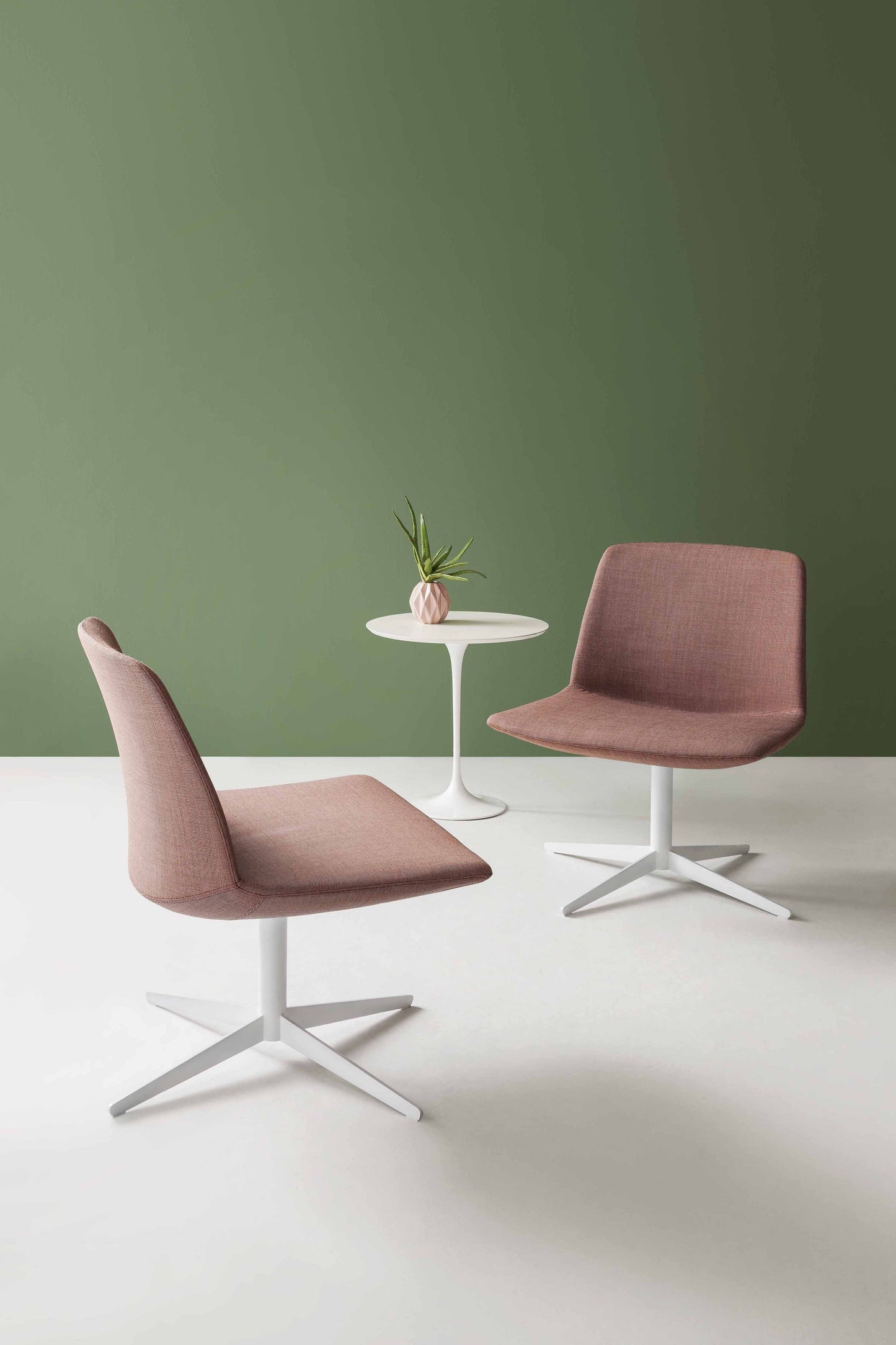 Kanvas Lounge Chair