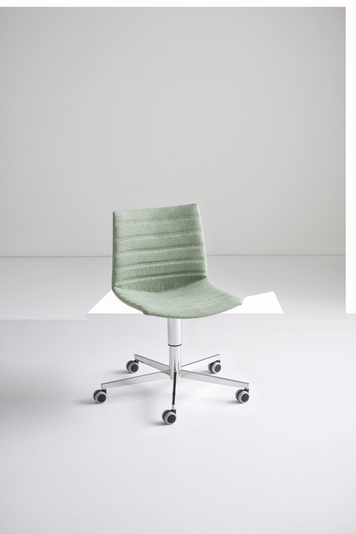 Kanvas T5R Full Side Chair-Contract Furniture Store for hospitality, leisure & commercial projects